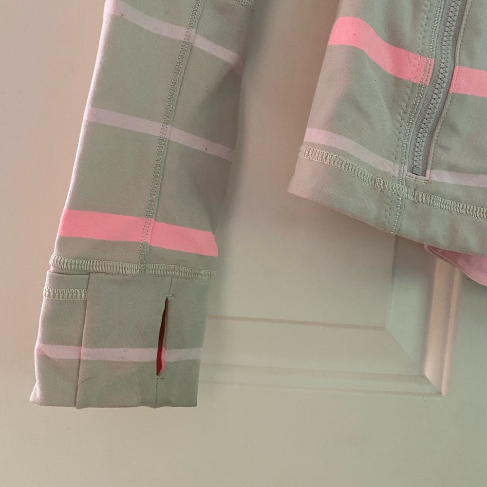 Rare Lululemon Define Jacket - Picture 4 of 10